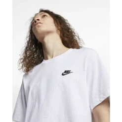 Nike Sportswear Club Tee 9 Nike Sportswear Club Tee -Fußballbedarf Rabatt 125226 3